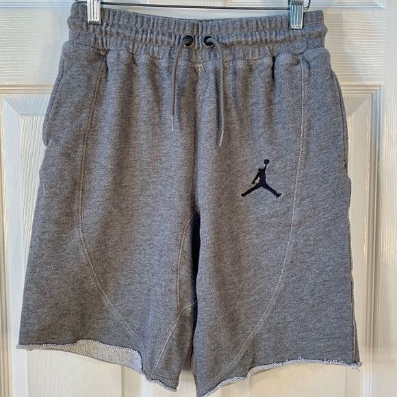 GRAY JUMPMAN AIR FLEECE ATHLETIC SHORTS SIZE LARGE - Picture 1 of 4